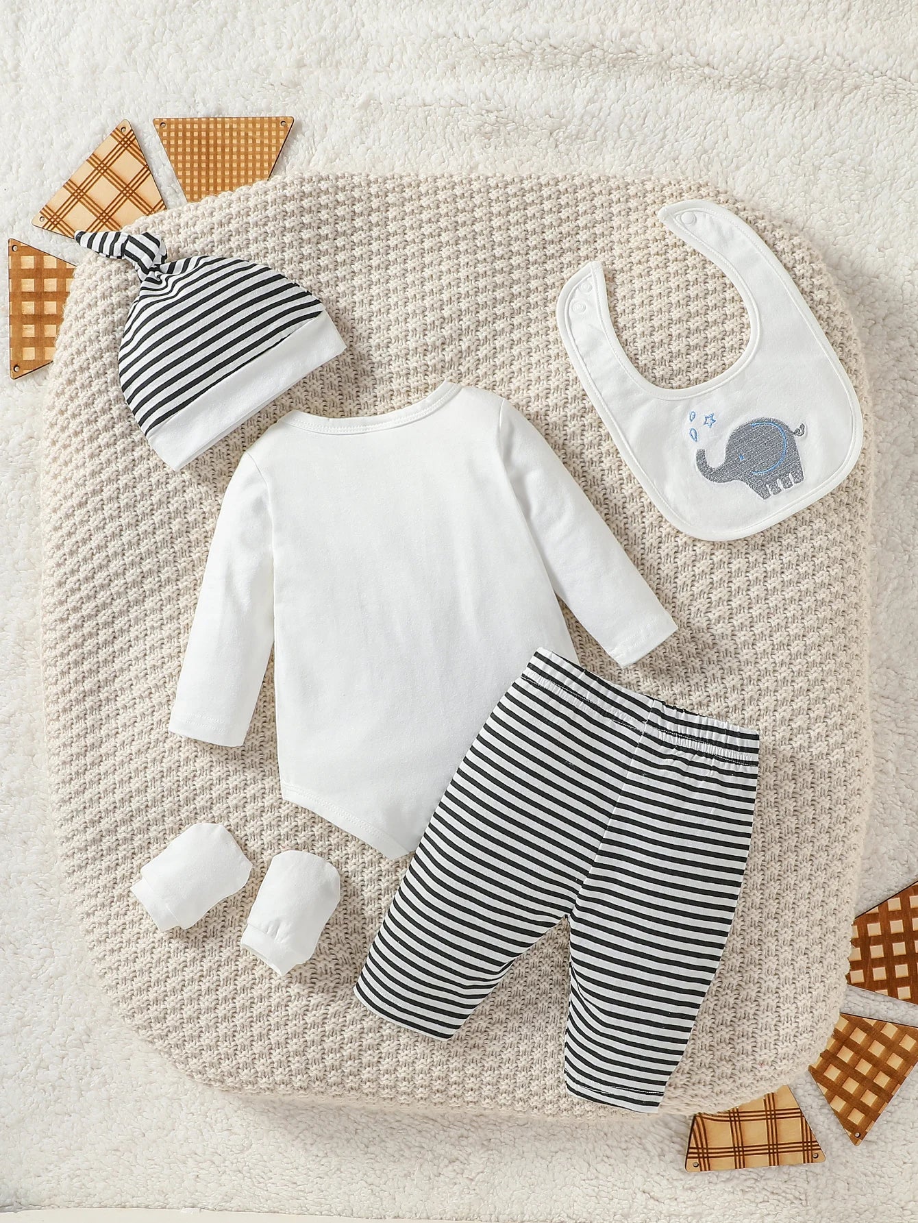 Baby Boys Elephant Bodysuit Trousers Bib & Hat Set (Age Newborn-6M)